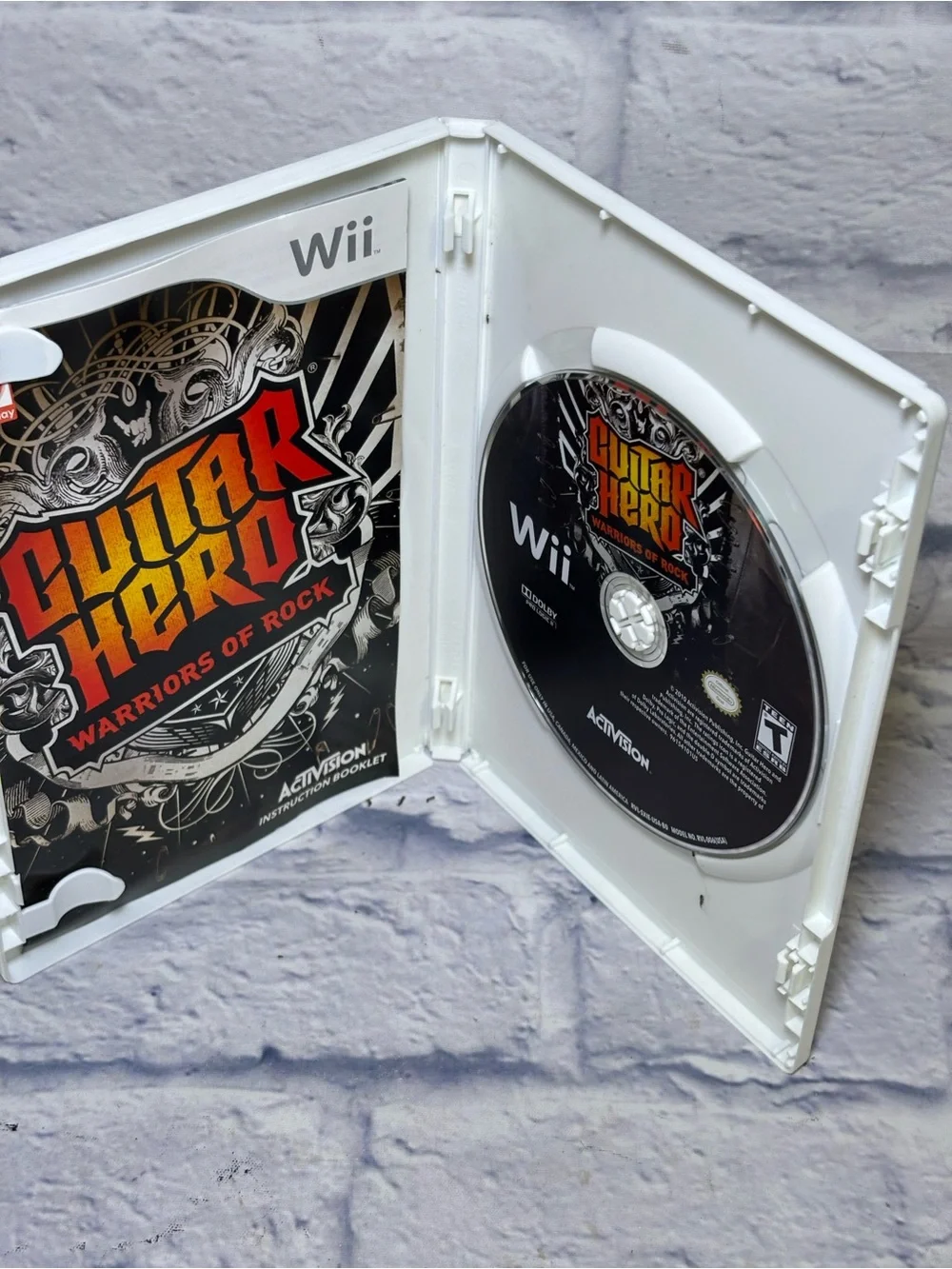Guitar Hero: Warriors of Rock (Nintendo Wii, 2010) CIB